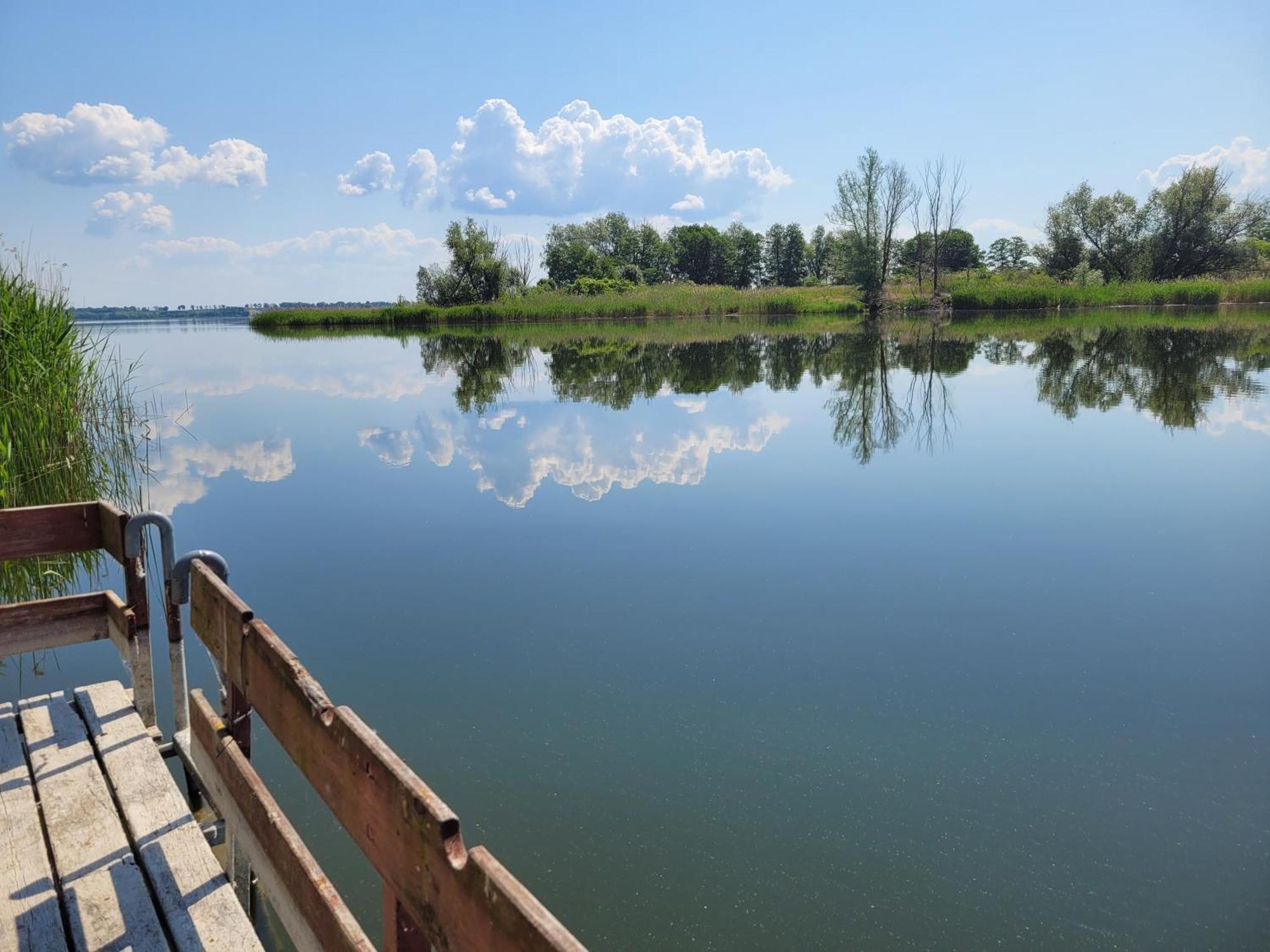 Domek Nad Jeziorem Przy Lini Brzegowej Gorowychy, Pomorze 外观 照片