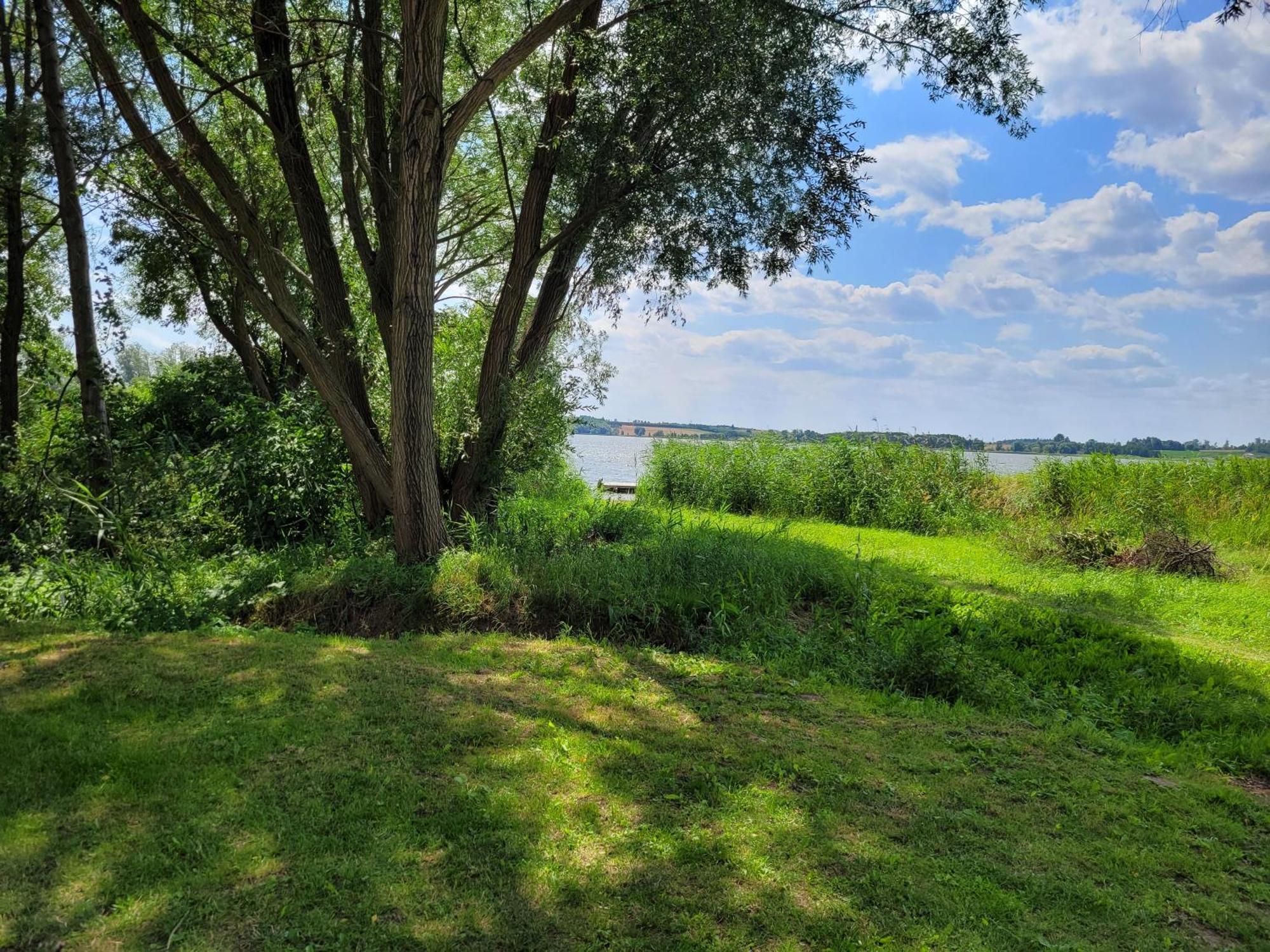 Domek Nad Jeziorem Przy Lini Brzegowej Gorowychy, Pomorze 外观 照片
